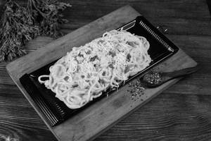 Chicken Spaghetti Alfredo (spicy White Sauce & Cheese)