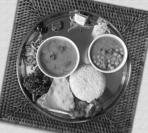Egg thali