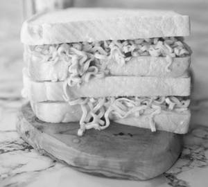 Veg Noodles Grilled Sandwich