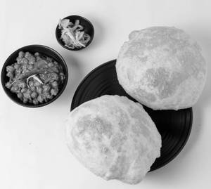 Chole Bhatoore (2 Pcs)