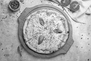 Classic Margherita Pizza (10 Inch)