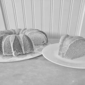 ORANGE YOGURT BUNDT SLICE