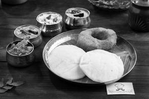 2 Idli + 1 Vada