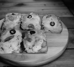 Paneer Garlic Bread