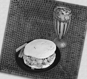 Plate Chicken Shawarma With Oreo Shake