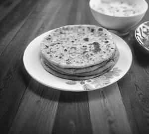 1 Gobhi Parantha + 1 Aloo Gobhi Parantha