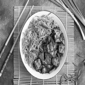 Chilli Paneer With Veg Noodles