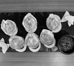 Paneer Fried Momos (6 Pcs) 