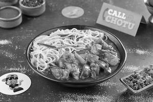 Hakka Noodles with Chilli Paneer