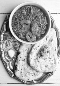 Butter Chaap + 4 Butter Roti