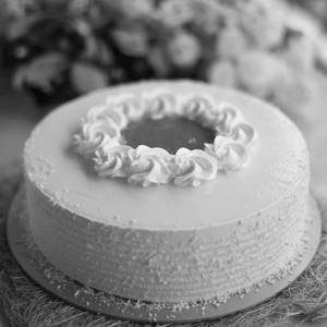 Strawberry And White Chocolate Cake