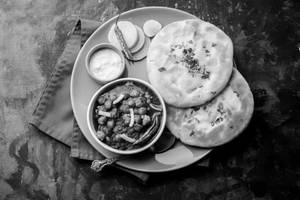 Butter Chole Kulche ( 1 Kulcha )