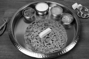 Paneer Chilly Paratha