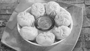 Veg Steamed Momos (8 Pieces)