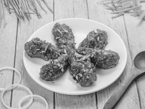 Chicken Pan Fried Momo (6 Pcs)