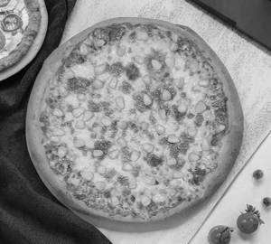 Golder corn pizza