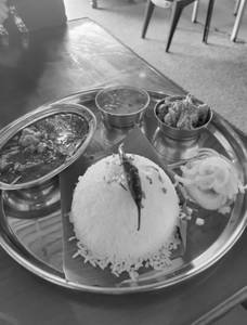Mini Chicken Curry Thali (halal)