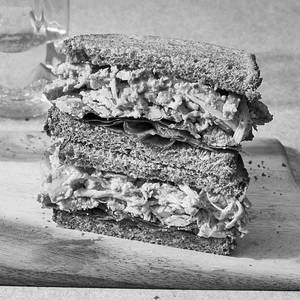 Dakia Uncle Chicken Sandwich