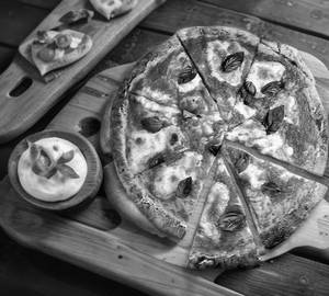 Classic pizza