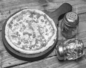 Onion toamto pizza