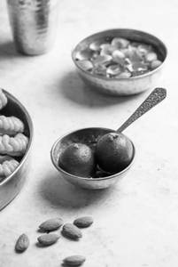 Gulab Jamun (2 Pcs)                                                       