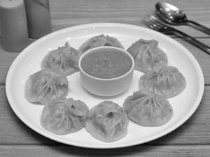 Chicken Steamed Momos (8 Pieces)