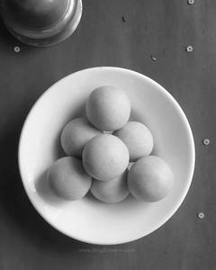 Moong Laddu (Per Pc)