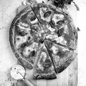 Classic Margherita Pizza