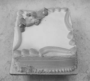 Strawberry Butter Cream Cake (1/2 kg)