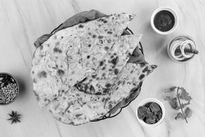 Paneer Stuffed Naan