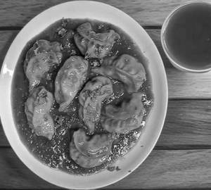 Chicken chilli momos [10 pieces]