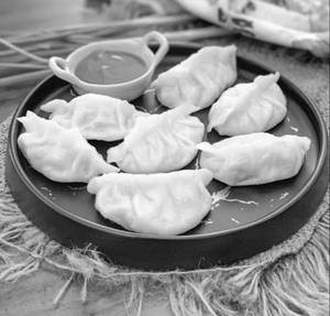 Veg Steam Momos{rw}