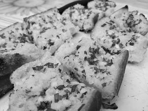 Cheese chilli garlic bread