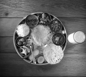 Special Gujarati Thali