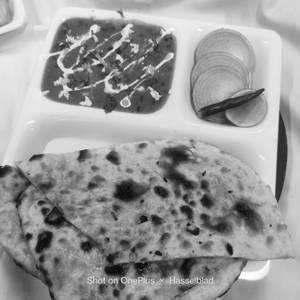 Dal Makhani With Masala Naan
