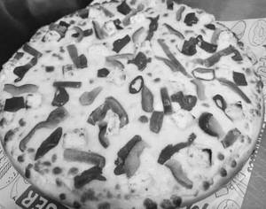 Spicy Paneer Pizza