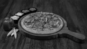 Schezwan Chicken Pizza - Regular {8 Inch}