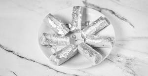 Kaju Pista Roll (5 Pieces)