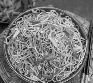 Veg chilli garlic noodles