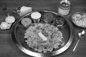 Garlic Cheese Onion Kulcha