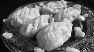 CORN CHEESE MOMO (free 2 Dips))