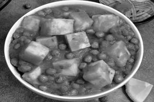Mattar Paneer