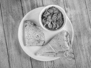Combo-4(aloo Do Piyaza+2roomali Roti+papad)