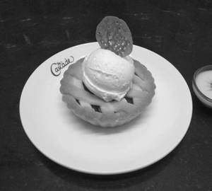 Apple Pie W Ice Cream