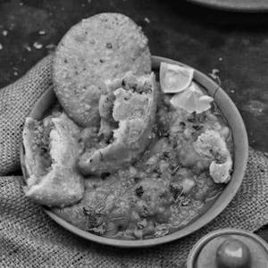 Dal Kachori with Sabzi (2 Pcs)
