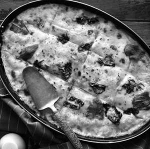 Baked Chicken/Pork Sausages Spaghetti Venezia Pink Sauce[,0Nion,Mushroom,Bellpepper]