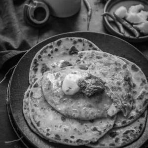 Aloo paratha [2 pieces]