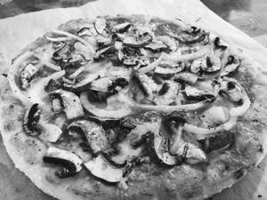 Mushroom and cheese pizza