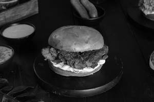 Karvepillai Fried Chicken Burger