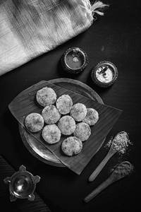 Button Ghee Karam Idly (10 Pcs)